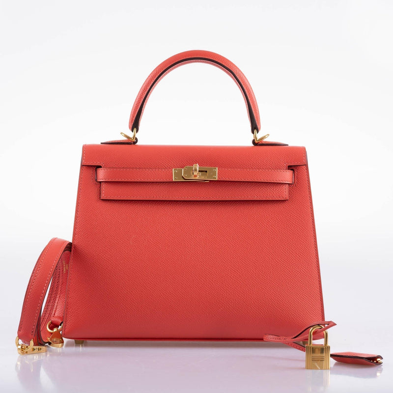 A view of the removable strap and its buckle