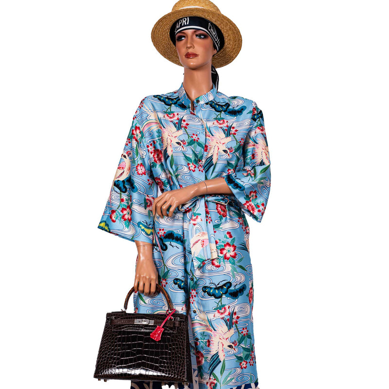 A detailed view of the palladium turn-lock on the front of the bag