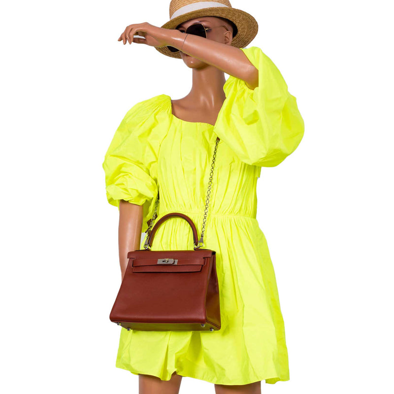 A close-up of the Sienne Evercolor leather, showing its texture