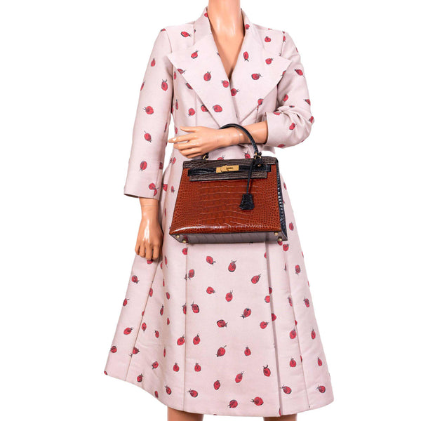 A close-up of the tri-color design, showing the Miel and Graphite panels