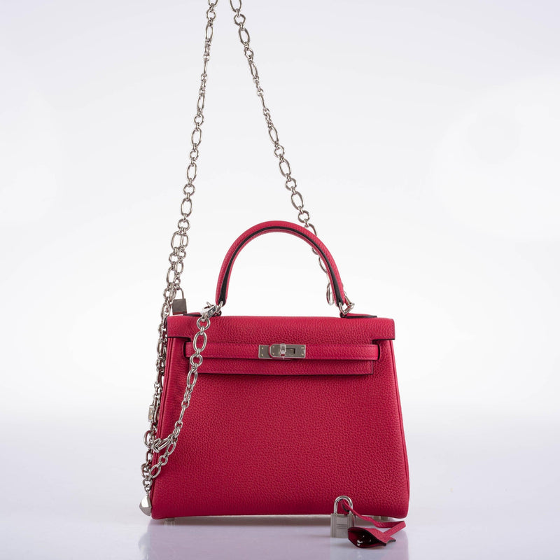 The Hermes Kelly Retourne 25 worn to show its size and versatile style