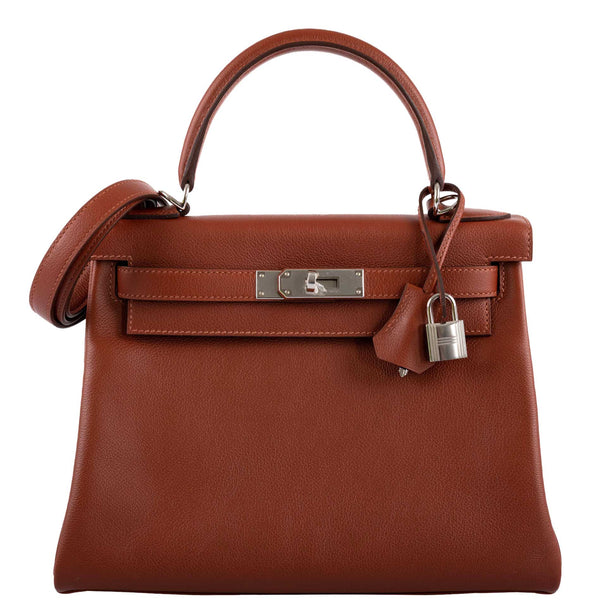 Front view of the Hermes Kelly Retourne 28 Verso bag with its flap closed