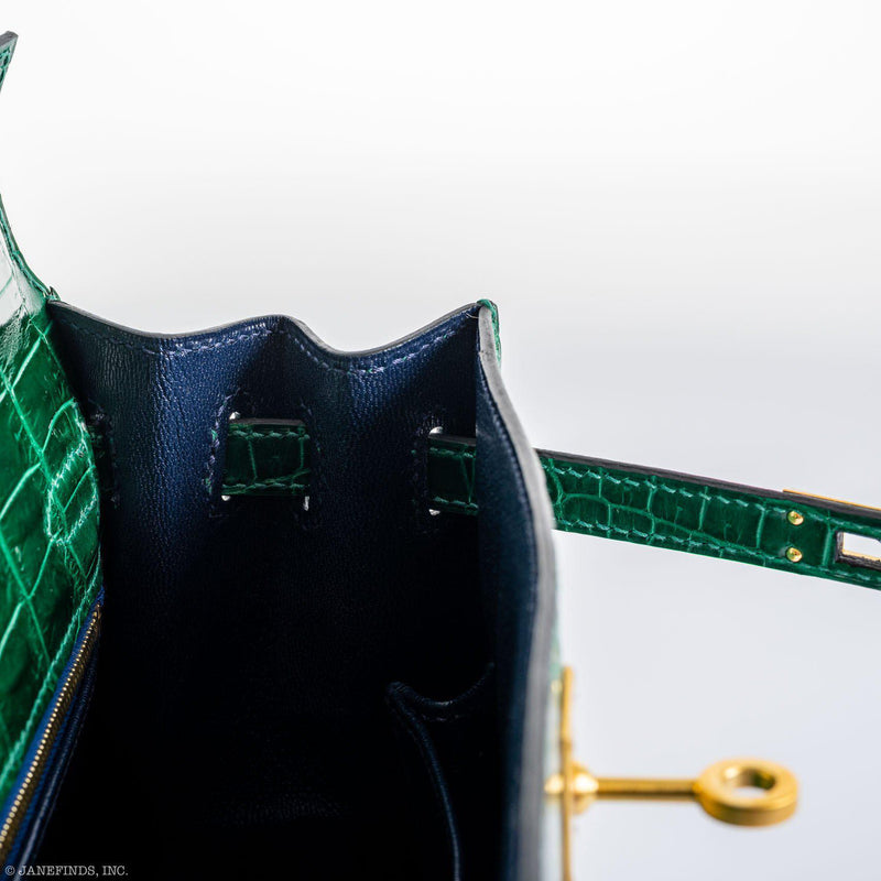 The Hermes Kelly Sellier 25 displayed upright, showcasing its structured shape