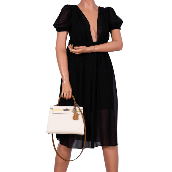 A close-up showing the Nata and Jaune Poussin color combination