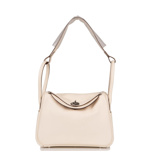 Hermes Lindy 26cm handbag in Nata Swift leather with a Verso contrasting interior and palladium hardware.