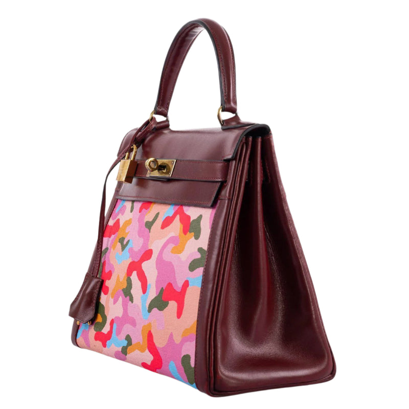 Handle and palladium hardware detail on Vintage Kelly 28 Retourne