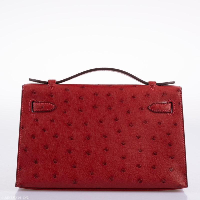 Top view of handle and closure with gold hardware