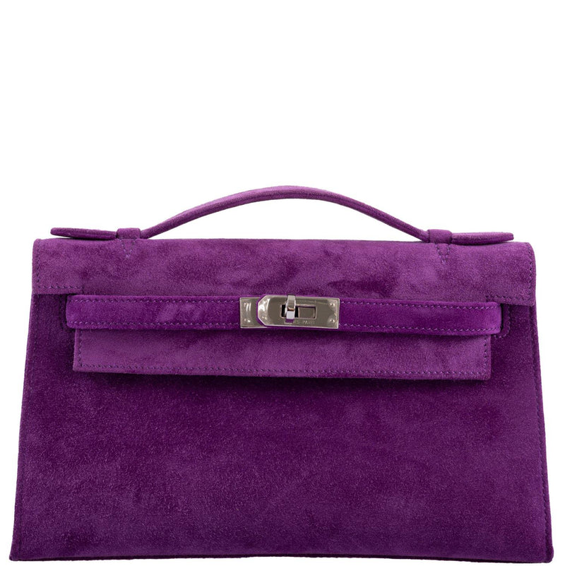 Front view of Kelly Pochette in Violet Veau Doblis suede with palladium hardware