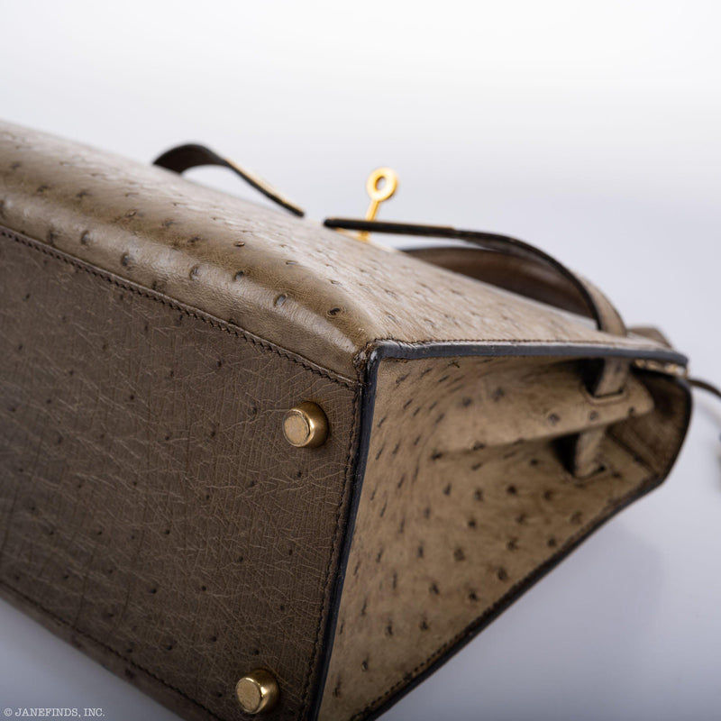 Interior slip pocket detail on soft Chevre lining